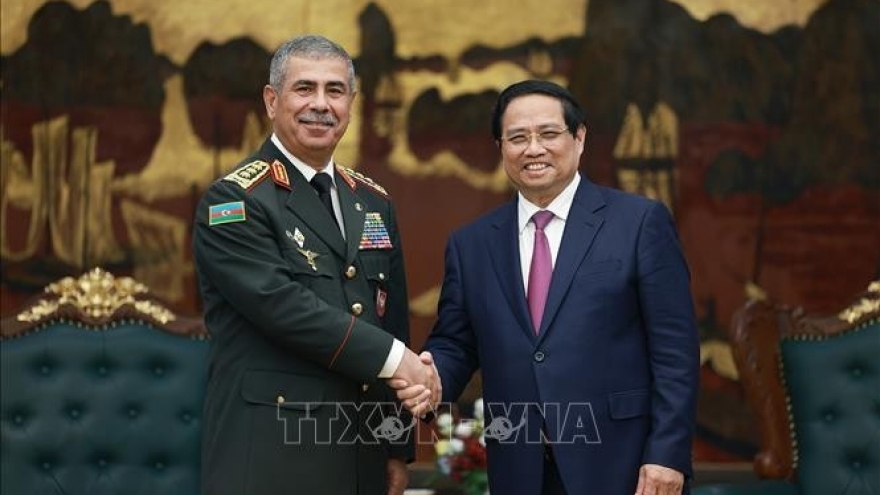 PM seeks stronger Vietnam-Azerbaijan defence ties